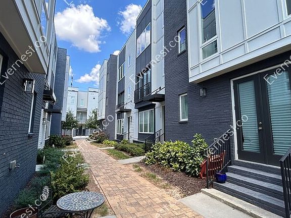 3rd image of 700 Banton Dr NW