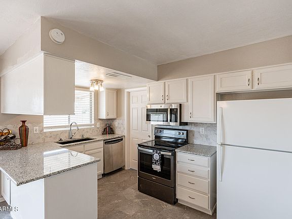 4th image of 1453 W TONOPAH Drive