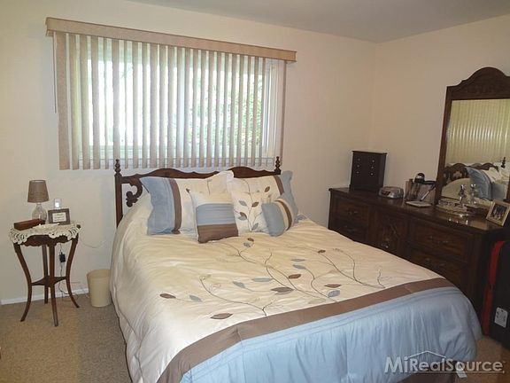 4th image of 25334 Koontz St