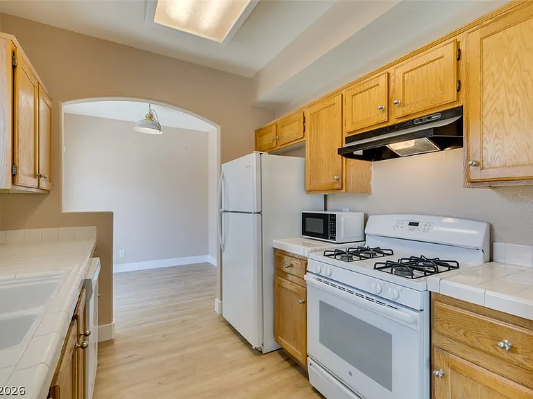 1401 Sycamore Spring Ct — Photo 2