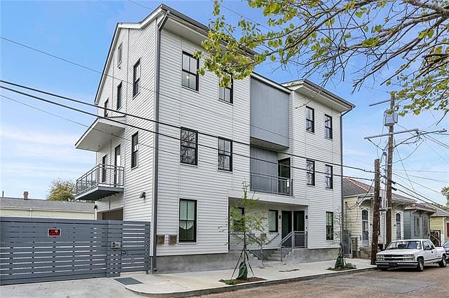 1st image of 3431 Chartres St Unit 5