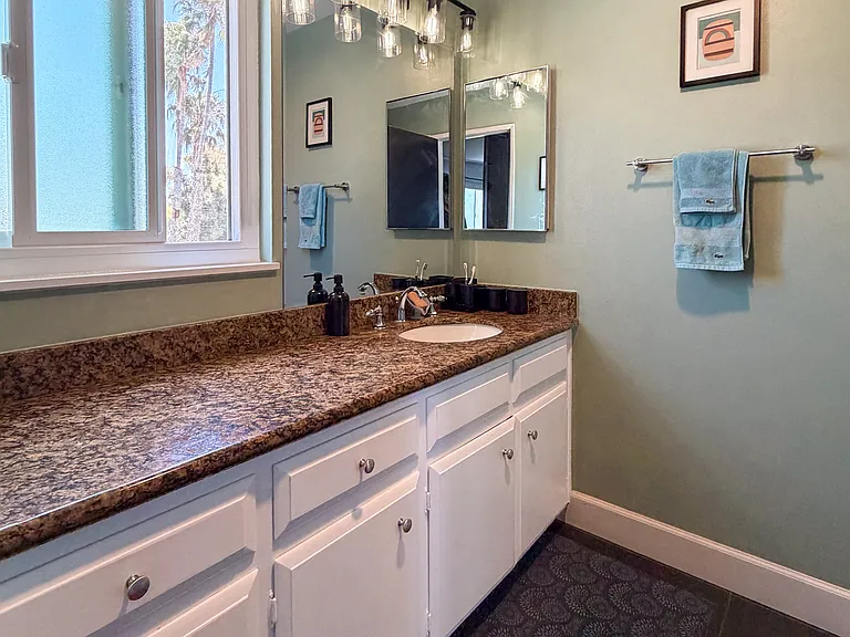 Bright primary ensuite bathroom