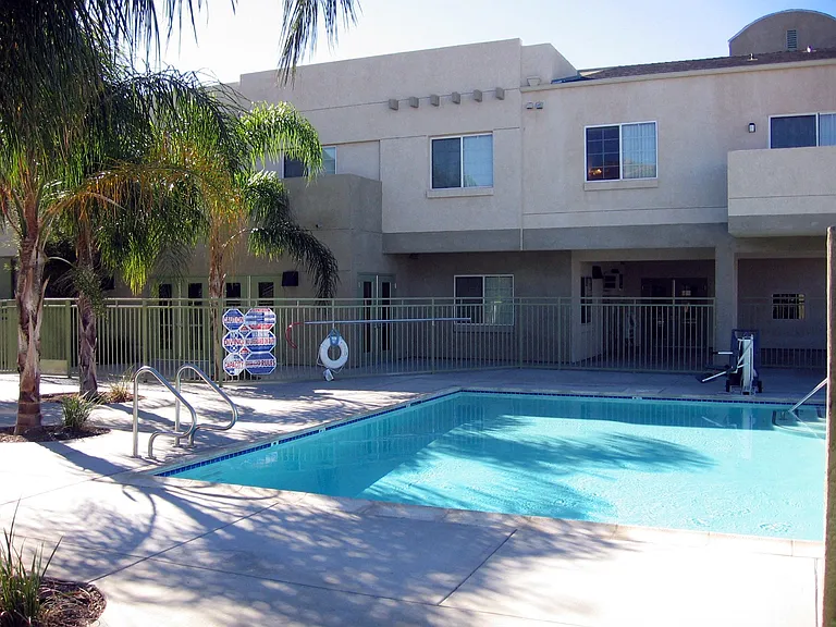 Towne Crest Apartments — Photo 7