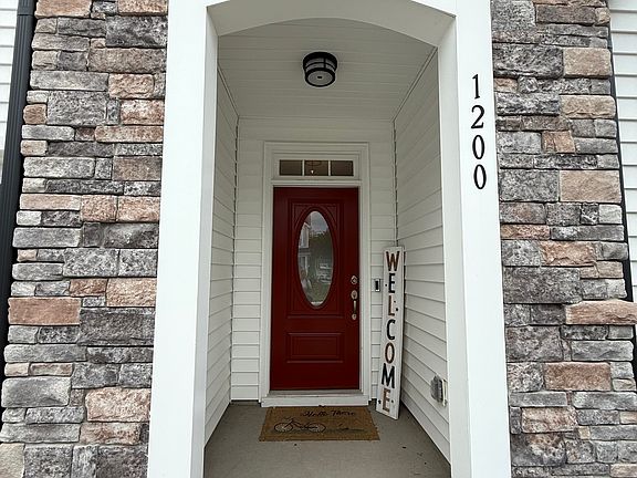 Swoop in the front entrance