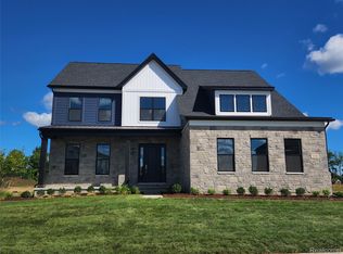 2200 Somerset Ln, Commerce Township, MI