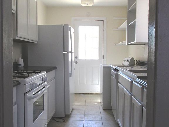 Galley Kitchen/Laundry