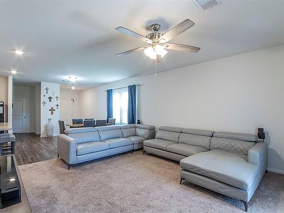 3rd image of 298 Shiro Dr