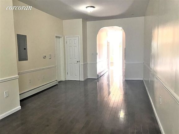 3rd image of 1891 Pacific St Floor 1