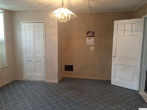 3rd image of 306 E Franklin St