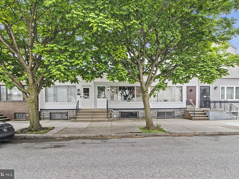 1744 Johnston St — Photo 15