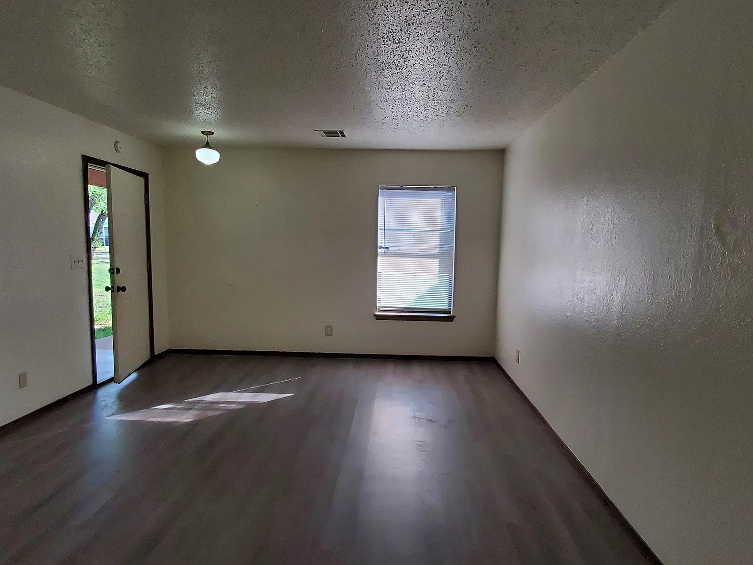 1306 Nancy Dr - 1 — Photo 3