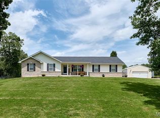 205 Hickory Farms Dr, Hawk Point, MO 63349
