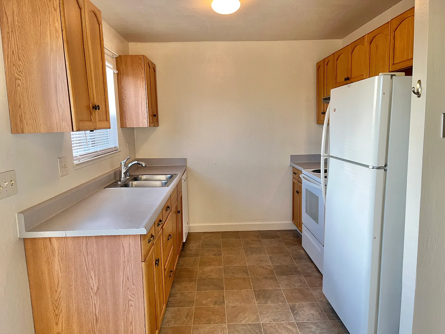 2 bed, 1.5 bath, 1000 sqft, $2,300 — Photo 4