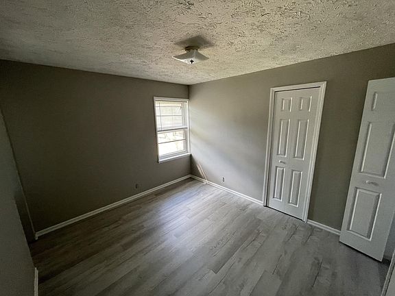 4th image of 1001 N Tillotson Ave