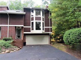 6731 Old Royalton Rd, Brecksville, OH 44141