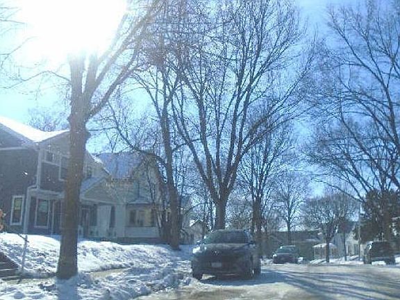 Exterior Neighborhood (street photo)