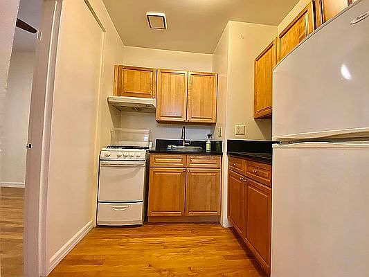 2nd image of 332 E 14th St #2K