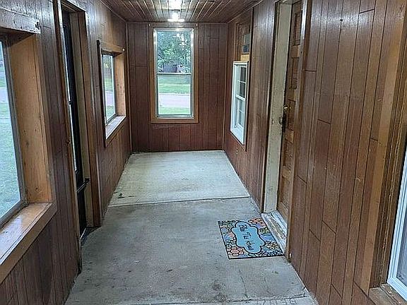 large 3 season room
