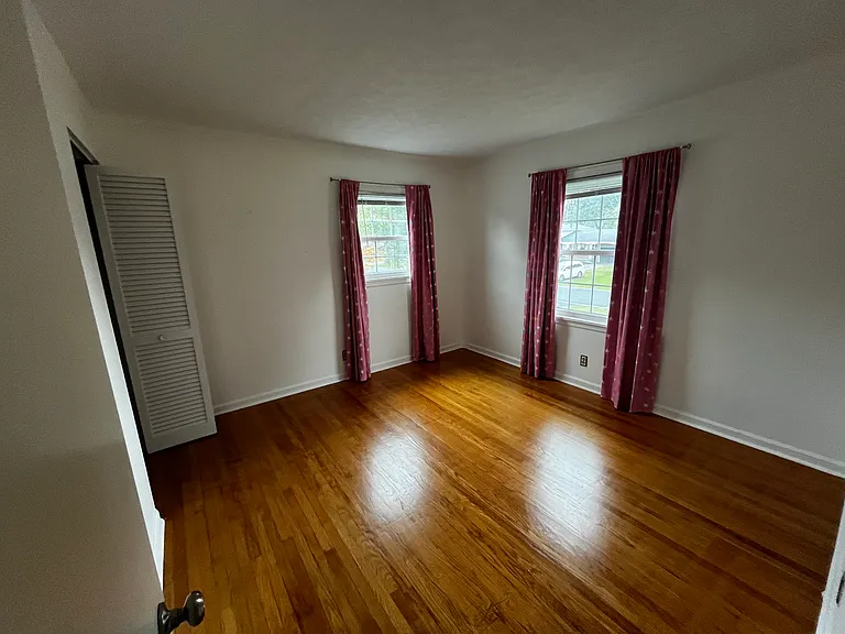 10203 Woodstock Rd — Photo 16