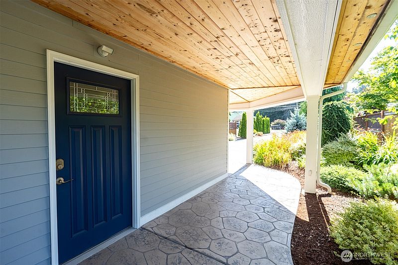 2nd image of 30201 33rd Avenue SW