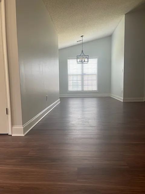 5 bed, 2486 sqft, $2,250 — Photo 4