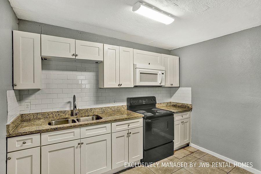 1st image of 1416 20th St W #4