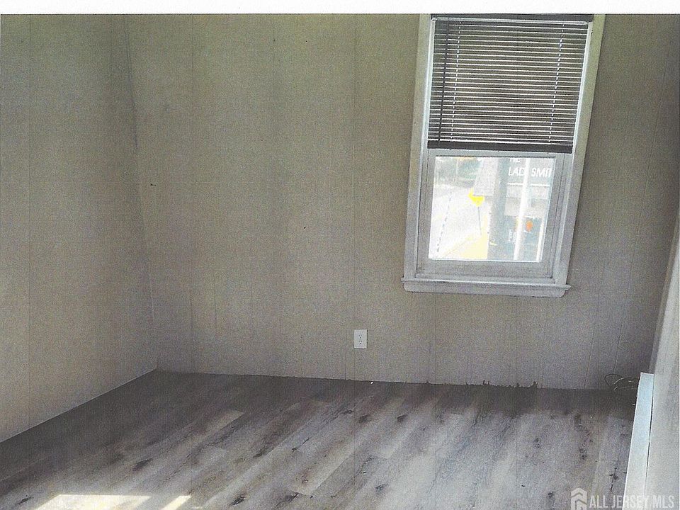 Building Photo 3