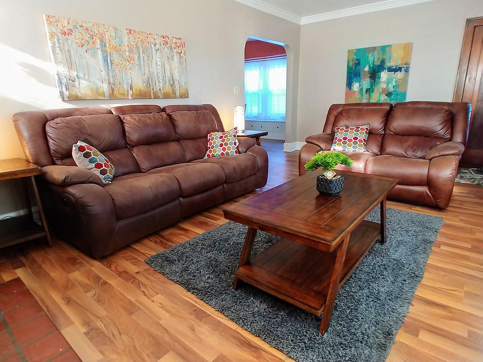 1st image of 4004 Stickney Ave #3