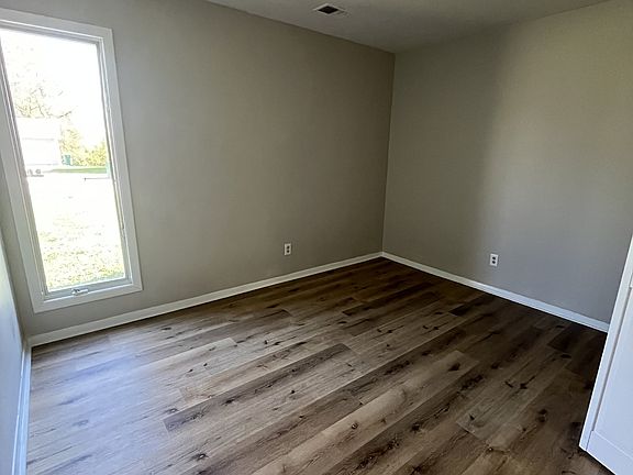 5th image of 7322 Noble St #3-1