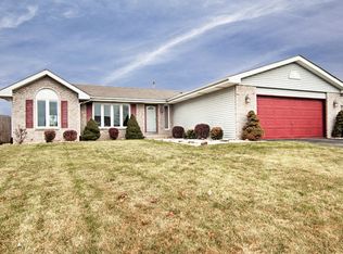 893 Night Owl Ln, Roscoe, IL 61073