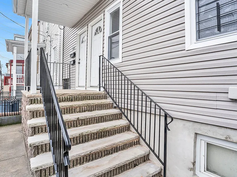 518 Summer St #2 — Photo 21
