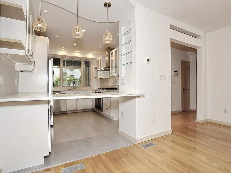 25 Bogert Pl #1 — Photo 7