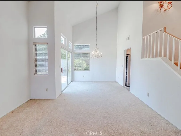 3177 Wicklow Dr — Photo 2