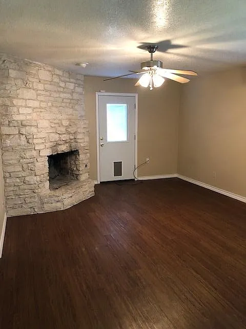 2 bed, 1.5 bath, 1174 sqft, $1,250 — Photo 3