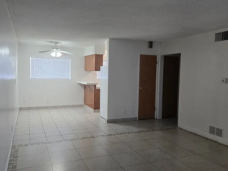 4314 University Ave #4 — Photo 3