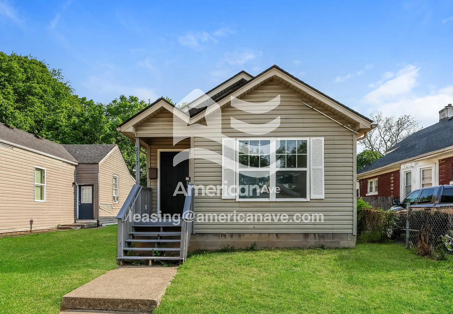 3 bed, 1.5 bath, 1025 sqft, $1,119 — Photo 1