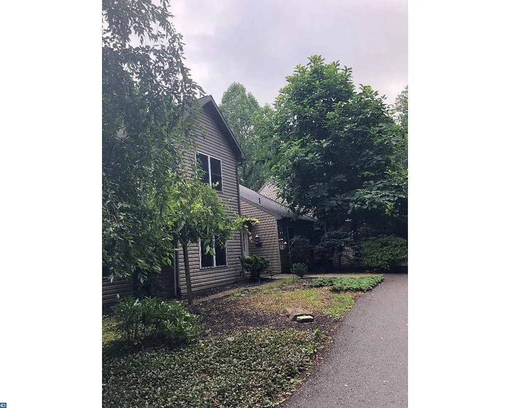1111 Wyomissing Rd photo 1