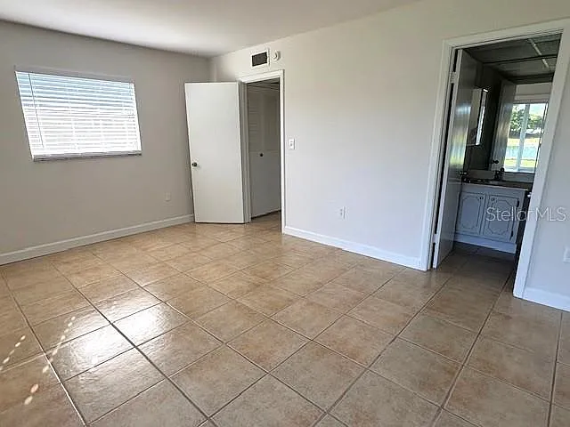 201 Kings Blvd #19 — Photo 21