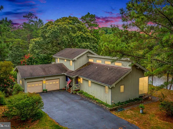 1394 Steamboat Ln, Heathsville, VA 22473