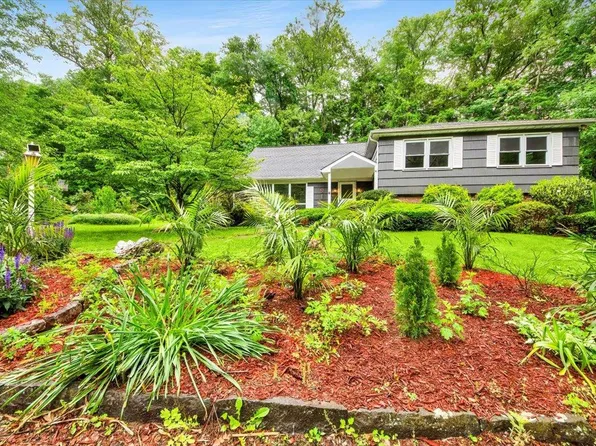 83 Sherwood Road, Cortlandt Manor, NY 10567