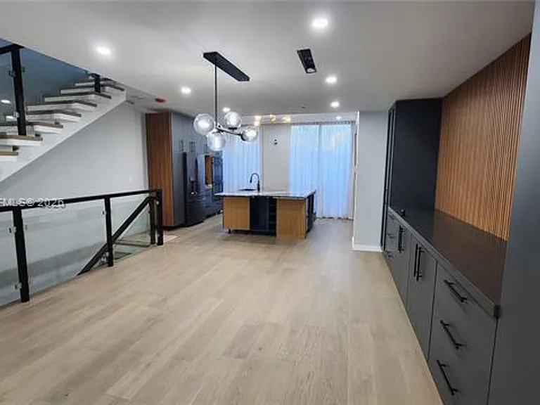 1055 99th St #Townhouse 1055 — Photo 8