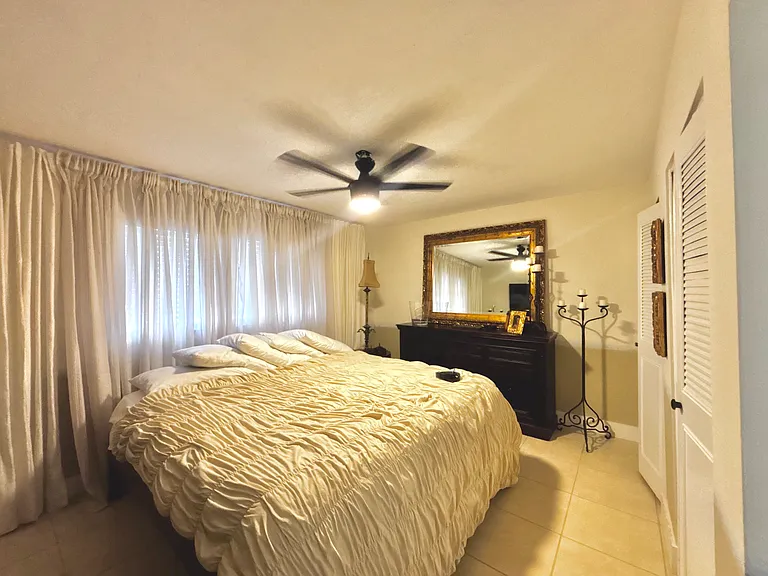 1735 Dewey St #201 — Photo 9