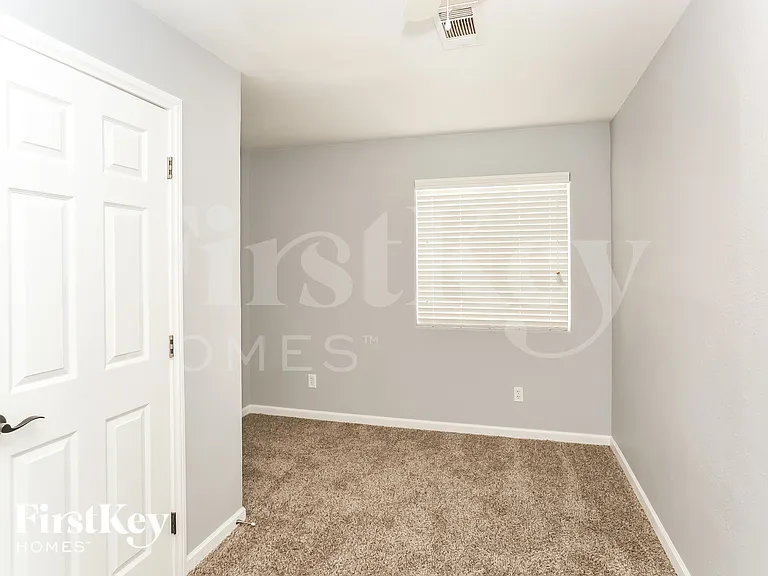 7404 Fencerow St — Photo 12