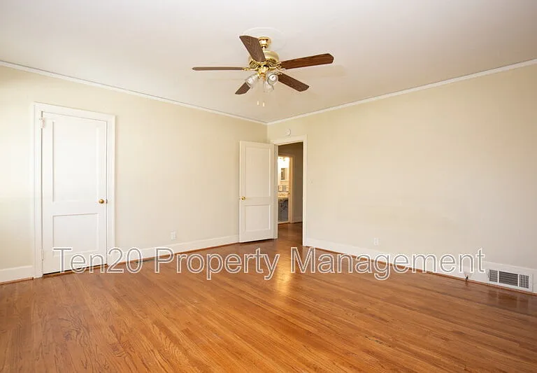 1514 Hilton Ave — Photo 17