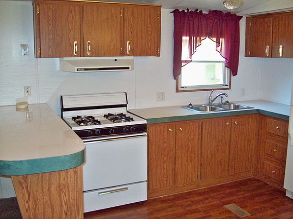 4th image of 309 Yacht Club Ln
