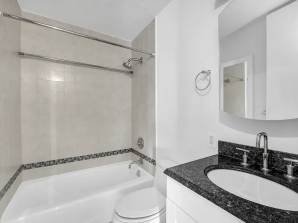 303 East 43rd Street image 11 of 16