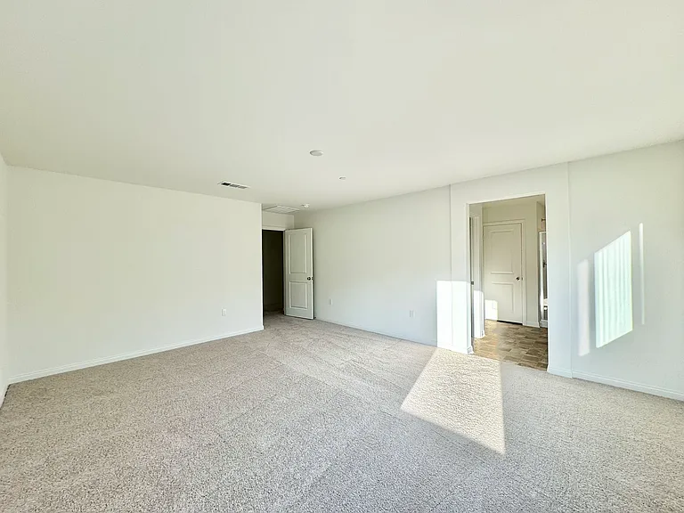 8477 Anthony St — Photo 13