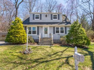 144 Papscoe Rd, Hewitt, NJ 07421