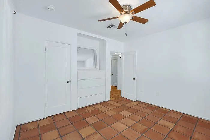 1209 E Meadowbrook Ave — Photo 14