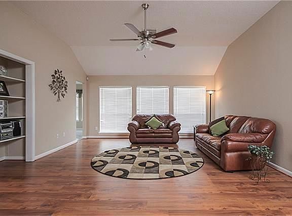 5th image of 7210 Greenwood Point Dr
